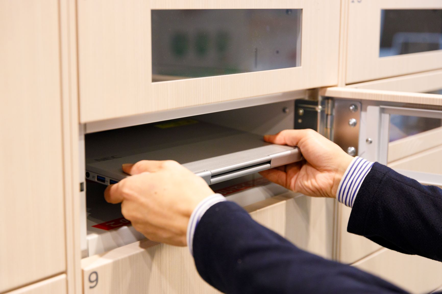 住友林業 本社に フルタイム Box を設置 宅配ボックス 宅配ロッカーのフルタイムシステム